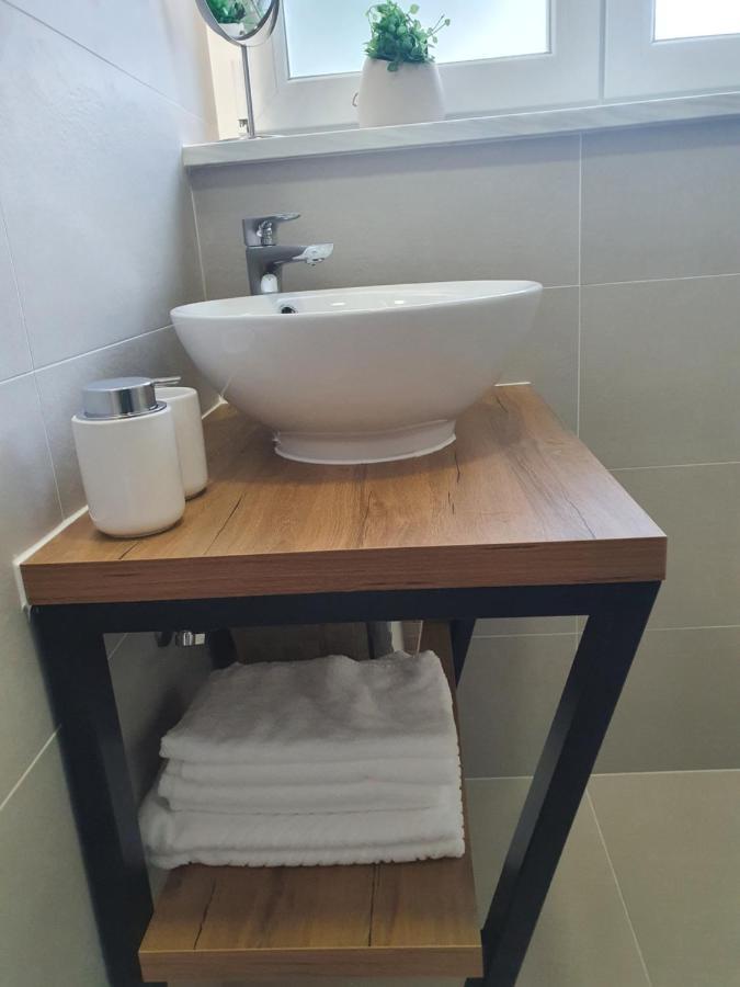 Apartman Leona 4*, Kantrida Рийека Екстериор снимка